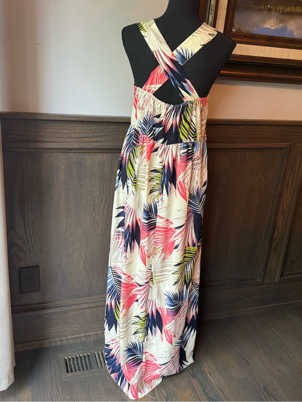 Sleeveless Cream Maxi Dress with Tropical Leaf Print - Picture 4 of 7